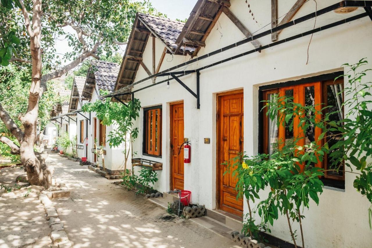 Villa Dao Hoa Vang Cam Ranh - Venuestay Bagian luar foto