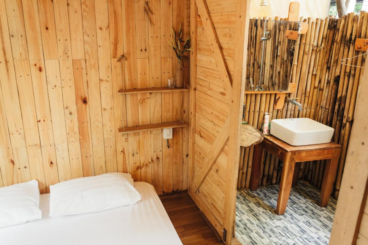 Villa Dao Hoa Vang Cam Ranh - Venuestay Bagian luar foto