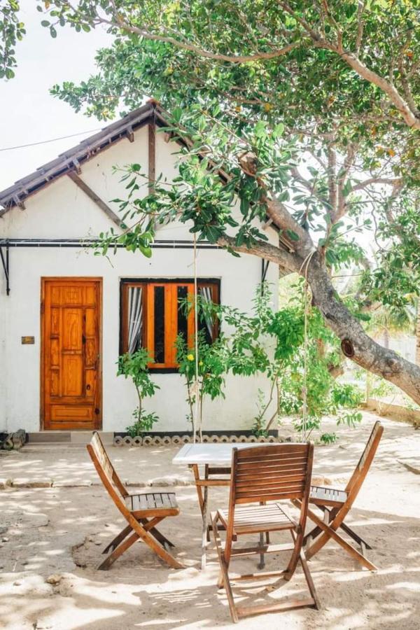 Villa Dao Hoa Vang Cam Ranh - Venuestay Bagian luar foto