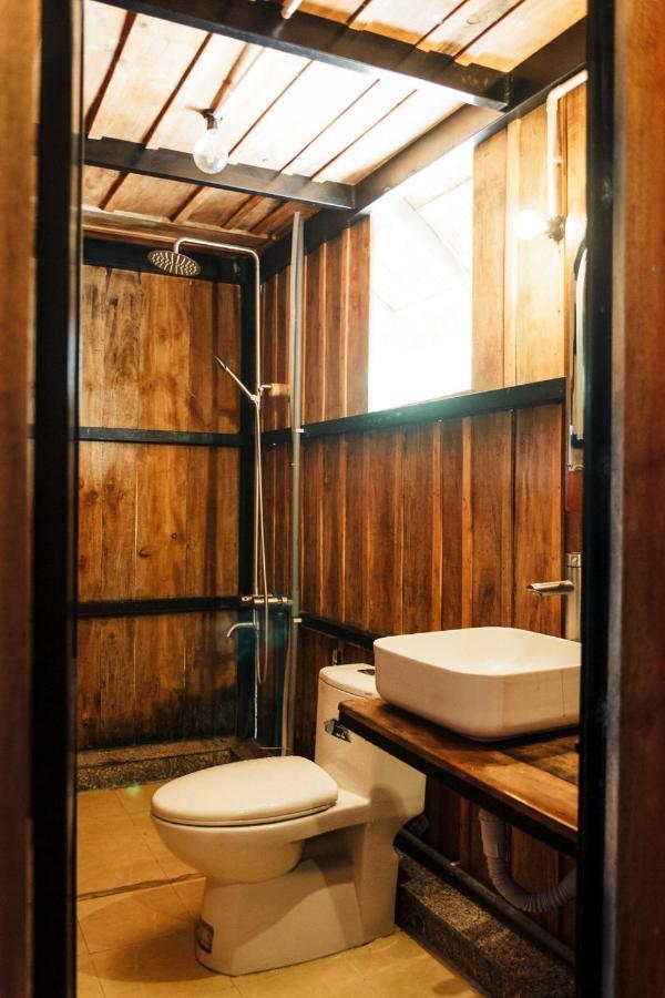Villa Dao Hoa Vang Cam Ranh - Venuestay Bagian luar foto