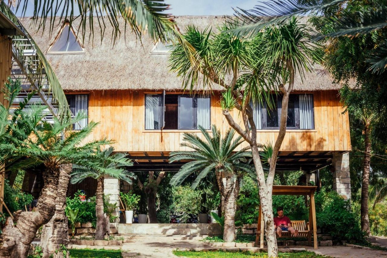 Villa Dao Hoa Vang Cam Ranh - Venuestay Bagian luar foto